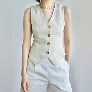 NWOT! Linen Cream Buttoned Vest